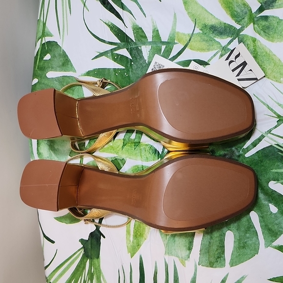 NWT ZARA GOLD LEATHER PLATFORM HIGH HEELED SANDAL, SIZE 10 - Picture 14 of 16